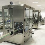 Makinë për mbushjen e tapave metalikë ROPP të pistonit për mbushjen e vajit të ullirit me 4 koka