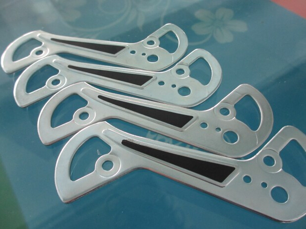 Makinë për etiketimin e qeseve plastike gjysmë automatike për sipërfaqe të sheshtë