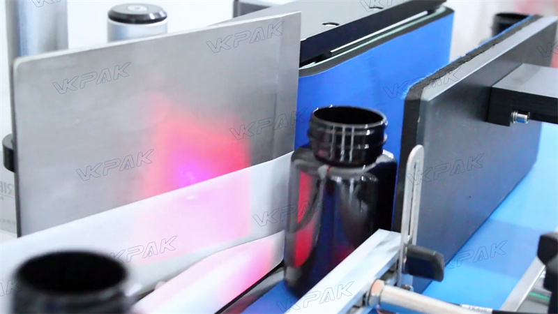 Thikë qëruese me etiketë VK-TL