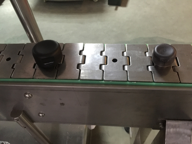 makineri etiketimi me mëngë shiritash.jpg