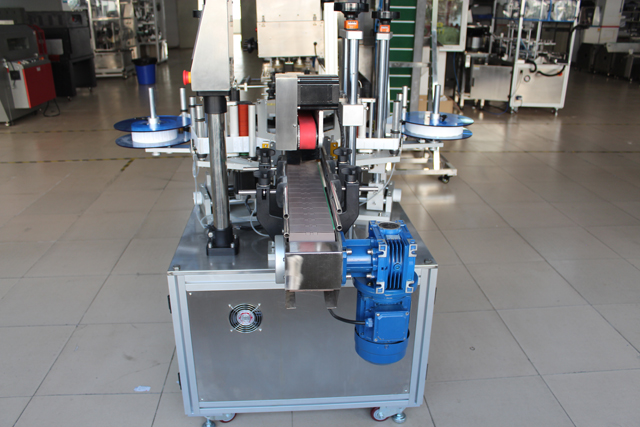 etiketues me dy anë (3).JPG