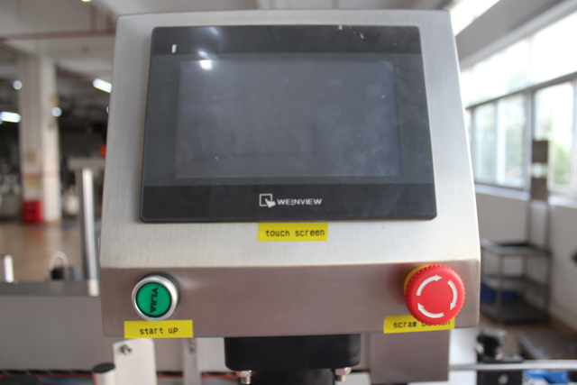 etiketues me dy anë (1).JPG