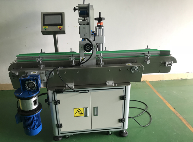 makinë buzëkuqi etiketimi customized.jpg