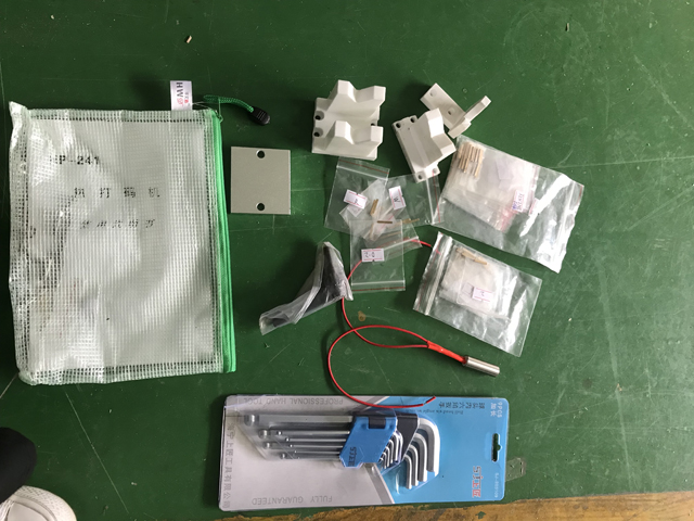 pjesë këmbimi për etiketimin e fund buzëkuqit.jpg