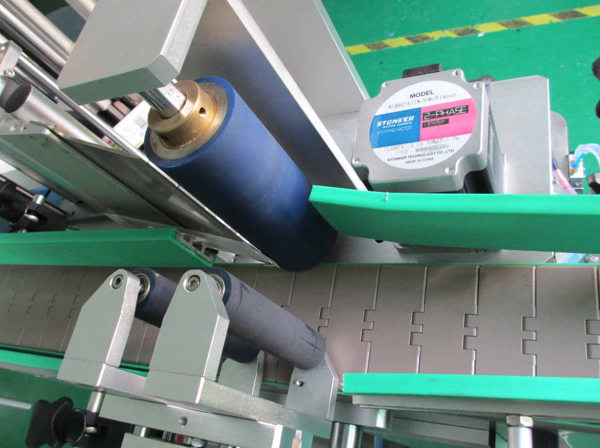 PLC controlling system bottle labeling machine PAJISJET E EDITIMIT SHISHET PLC2.jpg