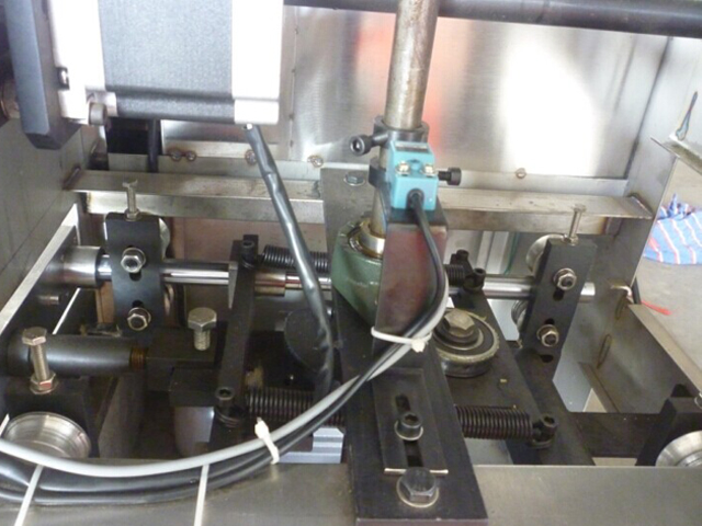 Kornizë inox për makineri paketimi.jpg