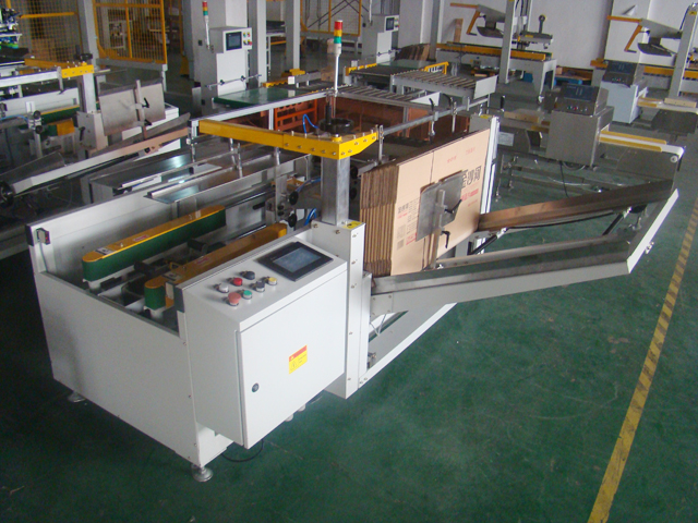 fabrika automatike e erektorit të kartonit.JPG