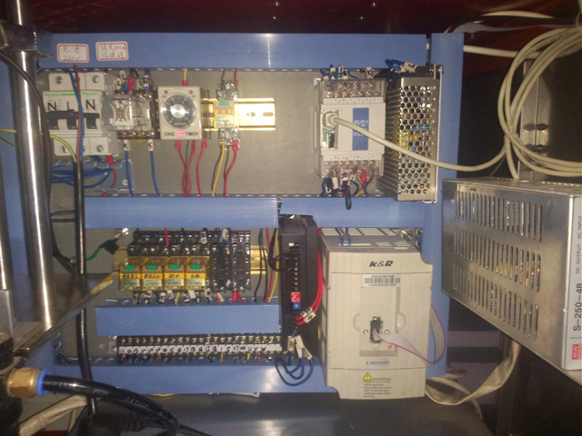 relays for filling sealing machines BRENDA makinerive vulosëse mbushëse tubash alumini.jpg