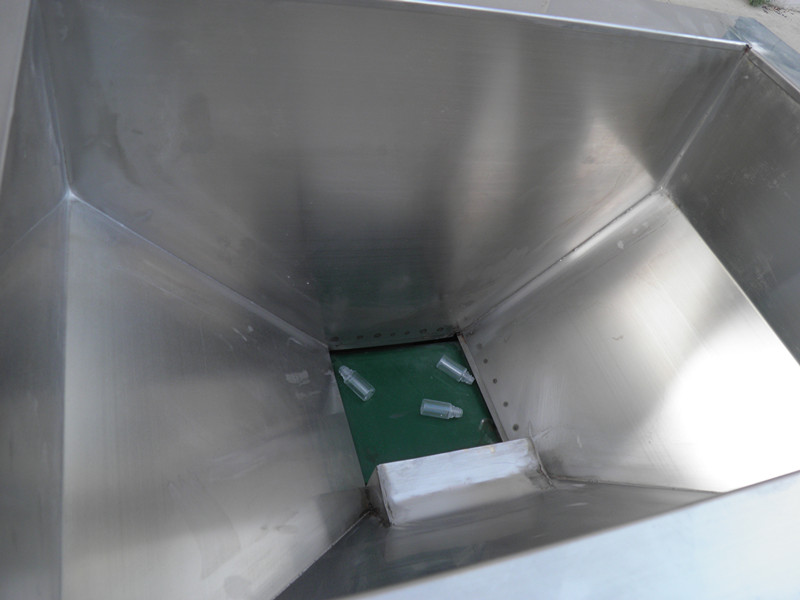 E liquid unscrambler for filling capping line unscrambler shishe për E fluid.jpg