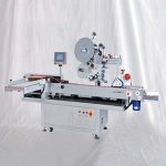 Makinë etiketimi horizontale të shisheve me servo ampulë lineare me shpejtësi të lartë