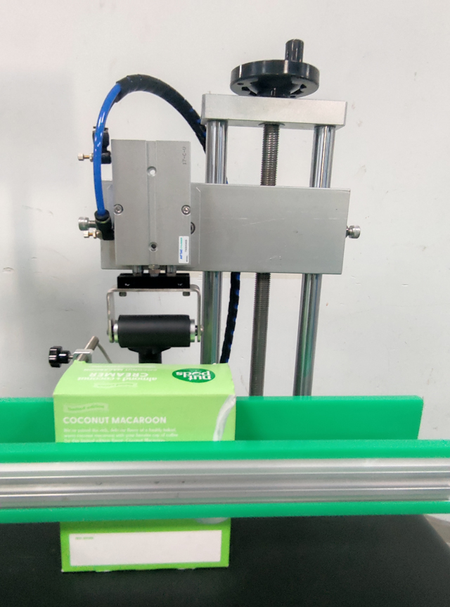 detajet e etiketës së ngjitjes.jpg