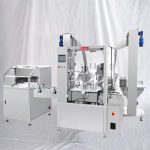 Makinë etiketimi me mbulim të lëngshëm për mbushjen e shisheve të vogla me Unscrambler