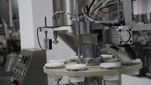 mbushëse tubash mbyllëse plastike.jpg