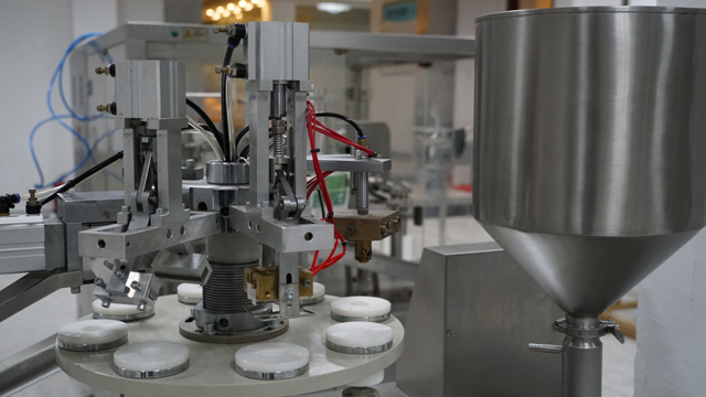 mbushëse tubash mbyllëse plastike.jpg