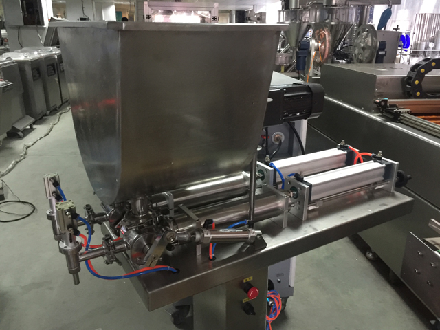 grykat vertikale të makinës mbushëse.JPG