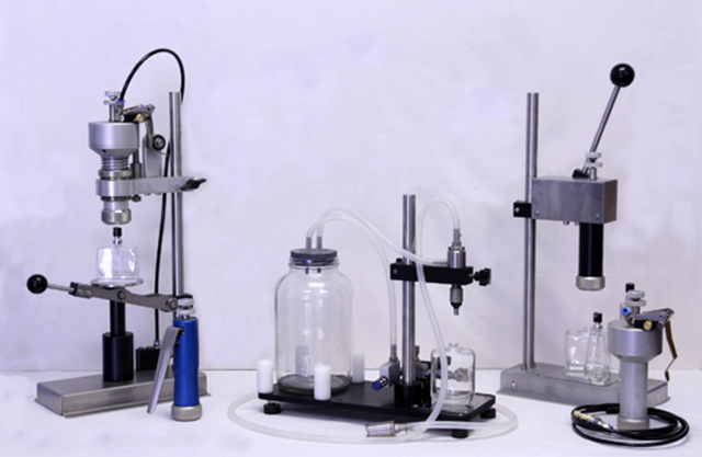 makina shtrënguese për shishe qelqi.jpg