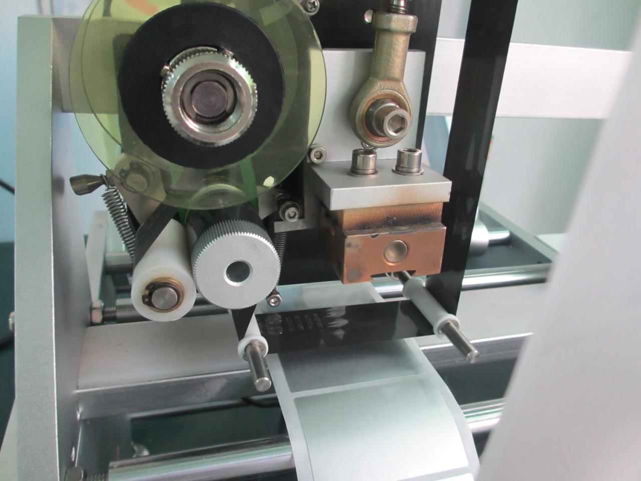 syringe labeling with printing coding function etiketa e shiringës me kodues printimi (5).JPG