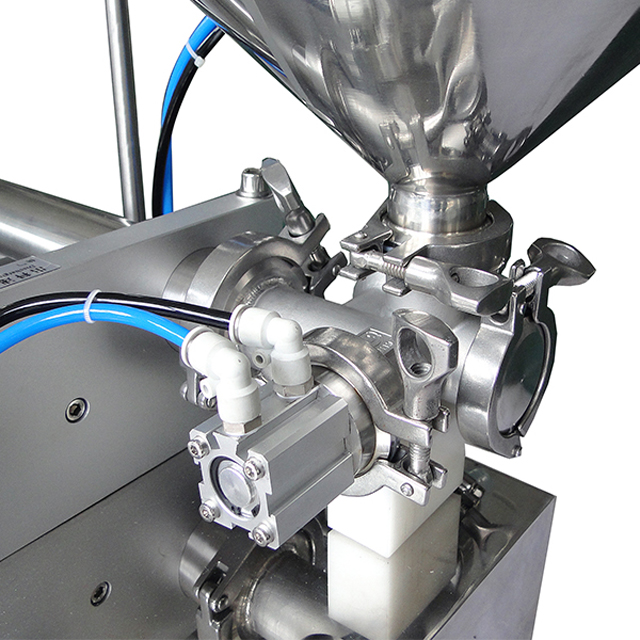 liquid filling machine for lotion shampoo cream Pajisje mbushëse shampo.jpg