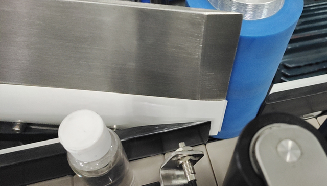 procesi i etiketimit për shishet.jpg