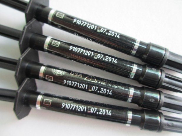 labeling printer machine for syringes shtypje etiketimi me shiringë.jpg