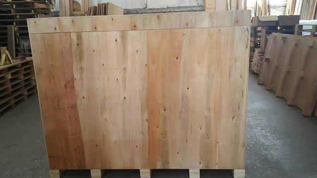 mbyllëse kartoni në kuti druri.jpg