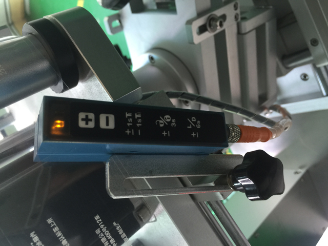 sensor për zbulimin e etiketave transparent.jpg